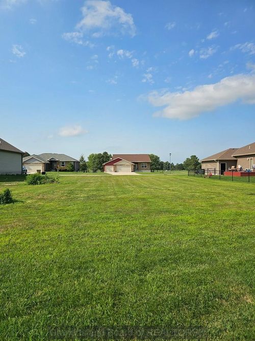 2030 Greenway Dr, Aurora, NE, 68818-1339 | Card Image