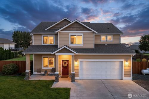 10244 Road 5.8 Ne, Moses Lake, WA, 98837-8331 | Card Image