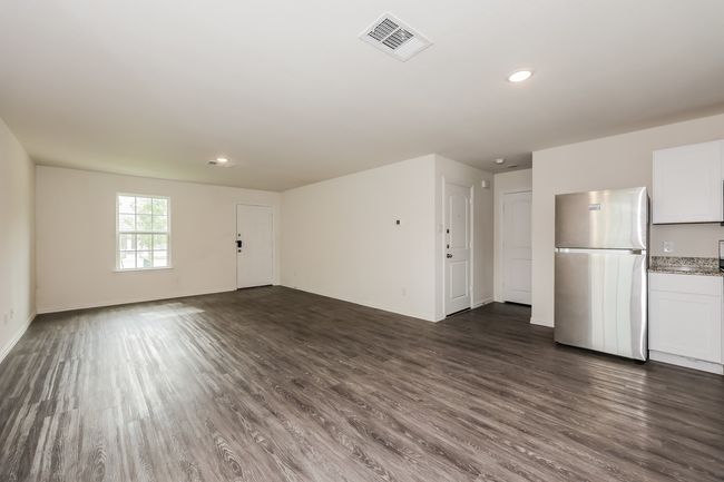 1300 N Brazos Ave, House other with 3 bedrooms, 4 bathrooms and null parking in Cleburne TX | Image 4