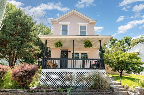 8 Carneal St, Ludlow, KY, 41016-1568 | Card Image