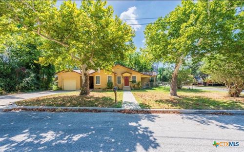 609 S Pecan Ave, Luling, TX, 78648-3328 | Card Image