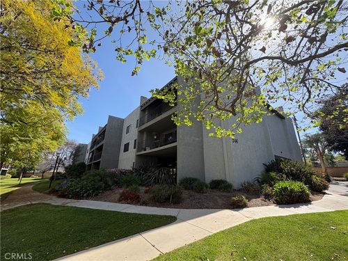 246 E Fern Ave, Redlands, CA, 92373-6067 | Card Image