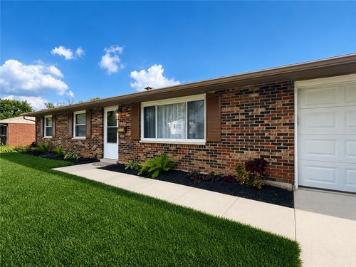 4546 Sydenham Rd, Englewood, OH, 45322-3750 | Card Image