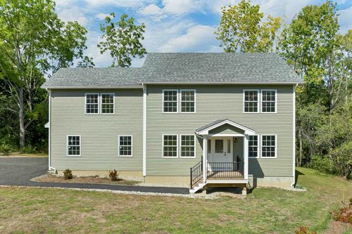 1 Allan St, Dover, NH, 03820-6204 | Card Image