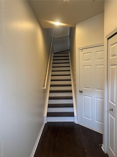 537 Graten St, Birmingham, MI, 48009-6519 | Card Image