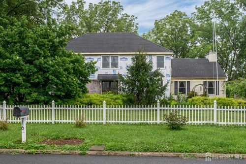 16 Pinewood Ln, Washington, NJ, 07882-4011 | Card Image