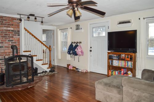 139 Squantum Rd, Jaffrey, NH, 03452-6651 | Card Image