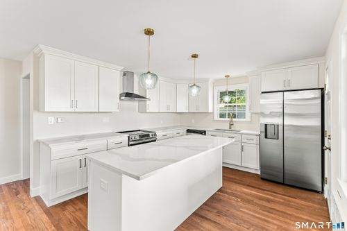 69 Fairview St, Milford, CT, 06460-4127 | Card Image