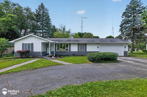 8455 Ilene Dr, Clio, MI, 48420-8552 | Card Image