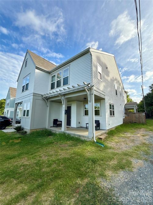 231 Hoskins Avenue Dr, Charlotte, NC, 28208-1659 | Card Image