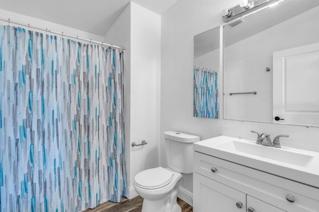 Guest bathroom | Image 17