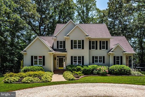 858 Harmony Hills Cir, Heathsville, VA, 22473-4550 | Card Image