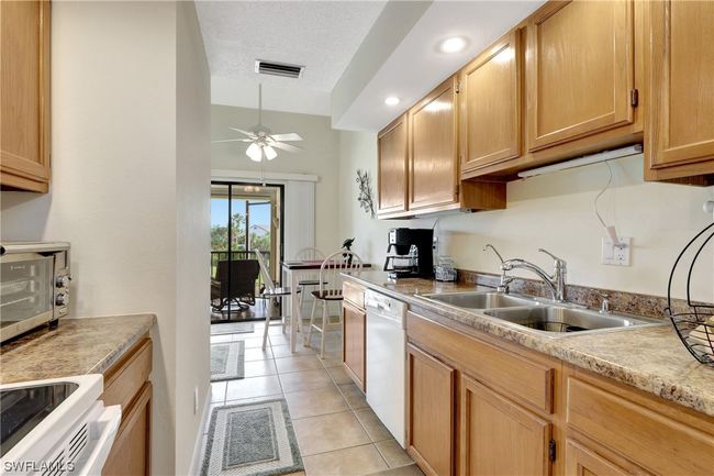 APT-10 - 17270 Eagle Trce, Condo with 2 bedrooms, 2 bathrooms and null parking in FORT MYERS FL | Image 17