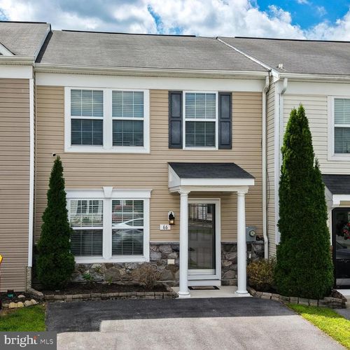 66 Fast View Dr, MARTINSBURG, WV, 25404-1106 | Card Image
