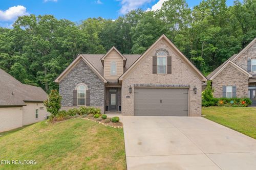 8310 English Hill Ln, Knoxville, TN, 37923-6723 | Card Image
