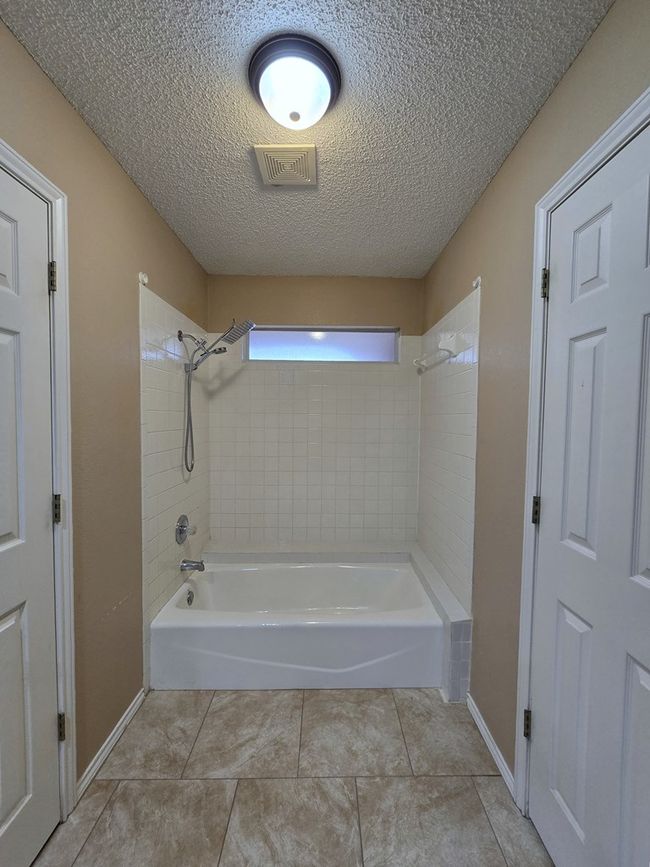 Hall Bathroom 3 | Image 30