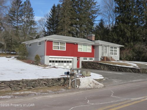 354 Country Club Rd, Dallas, PA, 18612-1438 | Card Image