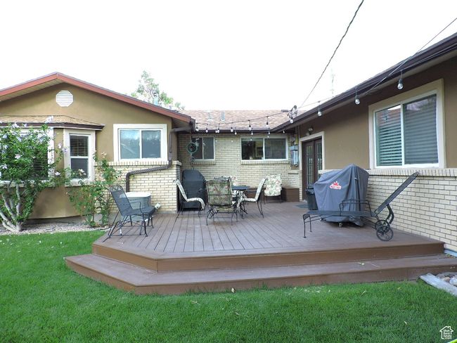 Spacious Deck/Patio | Image 45