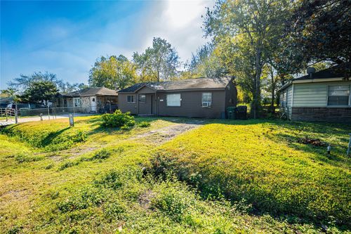 5326 Wilmington St, Houston, TX, 77033-3257 | Card Image