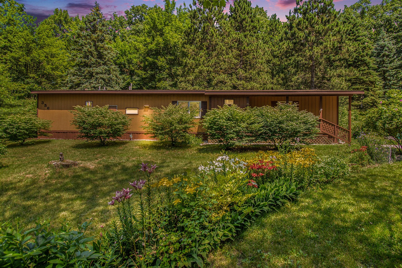 Temple Dr, Harrison, MI 48625