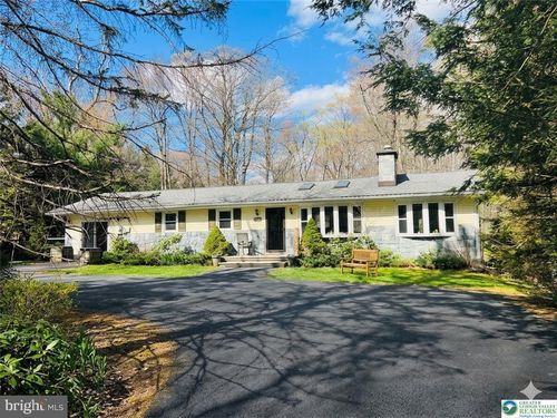 215 Larch Oval, Tobyhanna, PA, 18466-8042 | Card Image