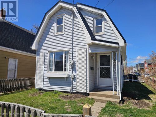 47 Douglas St, Charlottetown, PE, C1A2J3 | Card Image