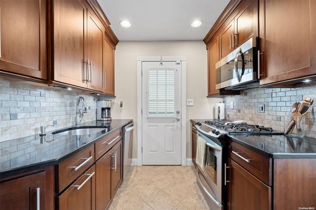 49-44 167 Th St, House other with 4 bedrooms, 3 bathrooms and null parking in Fresh Meadows NY | Image 15