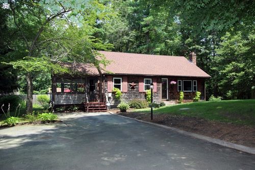 18 Chestnut St, Middleboro, MA, 02346-2910 | Card Image