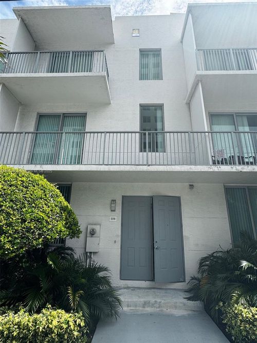 th104-2150 Van Buren St, Hollywood, FL, 33020-7334 | Card Image
