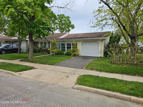 61A Hedge Dr, Lakewood, NJ, 08701-2465 | Card Image