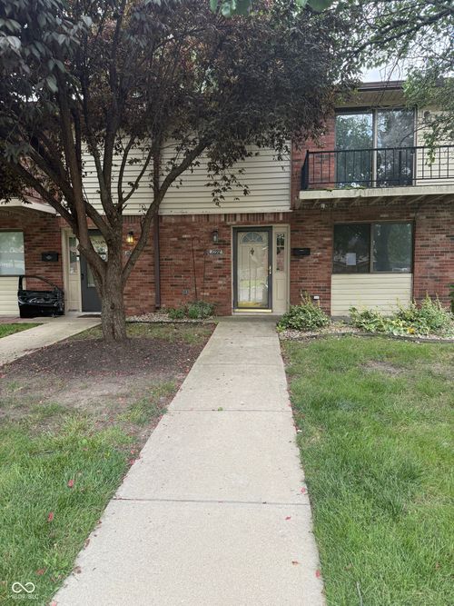 1092 Greenwood Trl W, Greenwood, IN, 46142-3444 | Card Image