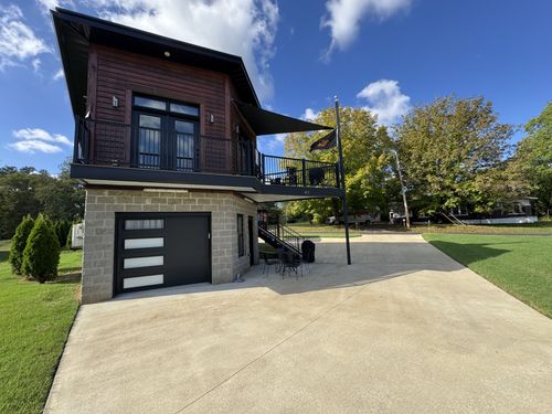 413 Riverside Dr, Columbia, TN, 38401-2937 | Card Image