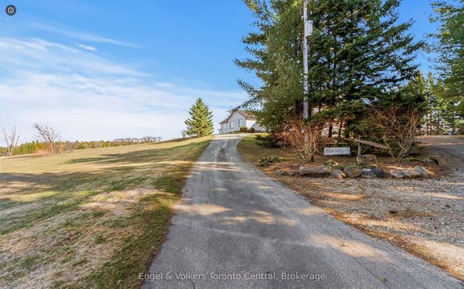 9263 County Rd, House other with 3 bedrooms, 3 bathrooms and 10 parking in Duntroon ON | Image 43