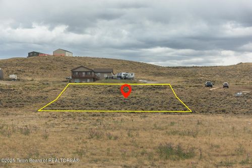 42 Pinedale Rd E, Pinedale, WY, 82941-5313 | Card Image