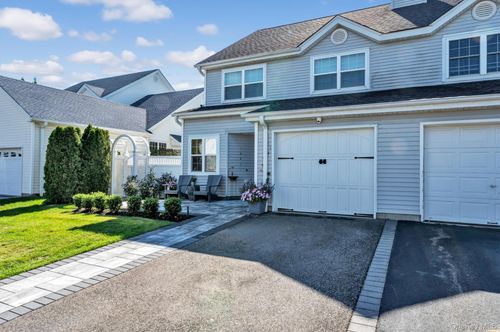 60 Herrels Cir, Huntingtn Sta, NY, 11747-4249 | Card Image