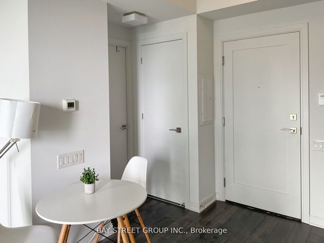 2704 - 50 Charles St E, Condo with 1 bedrooms, 1 bathrooms and null parking in Toronto ON | Image 5