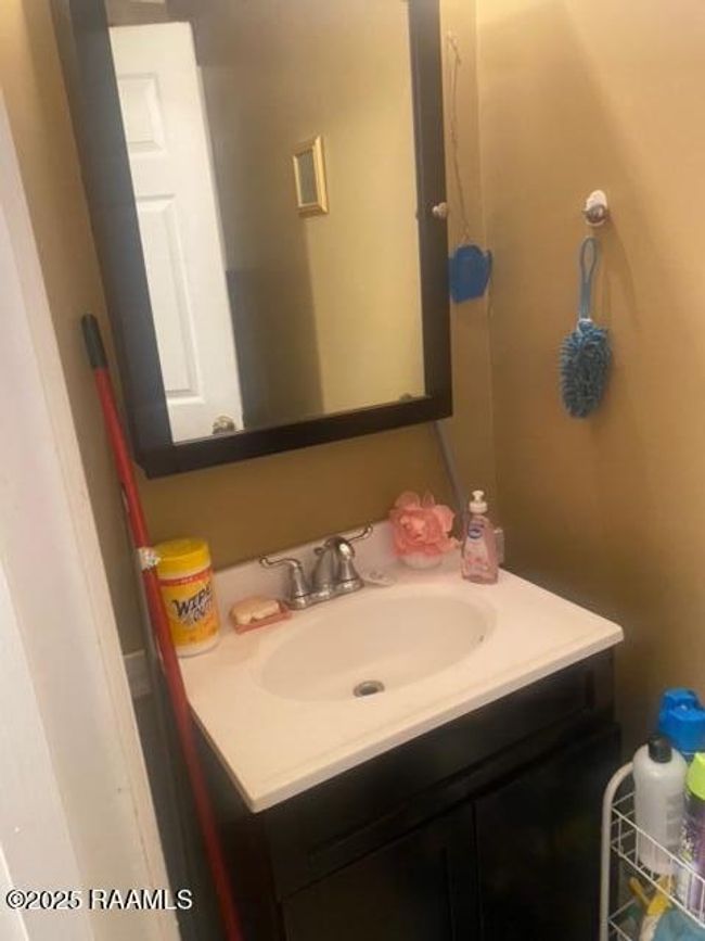 204 12 bath | Image 5