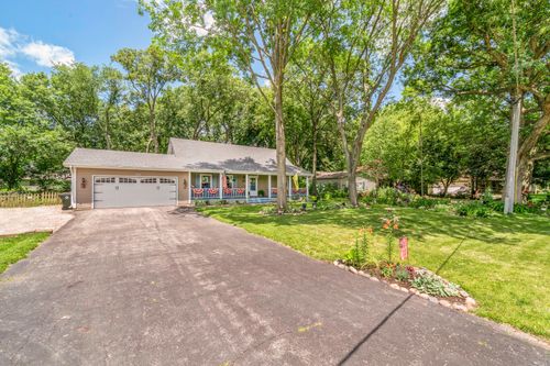 1691 Hilda Dr, Sandwich, IL, 60548-9395 | Card Image