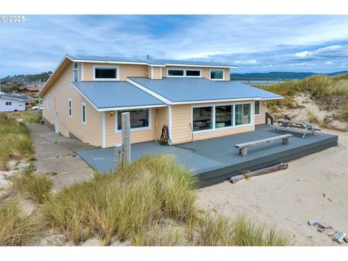 2 Nw Oceania Dr, Waldport, OR, 97394-9834 | Card Image