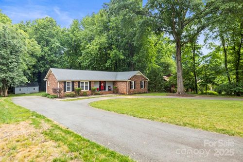 8938 Glencroft Rd, Mint Hill, NC, 28227-4581 | Card Image
