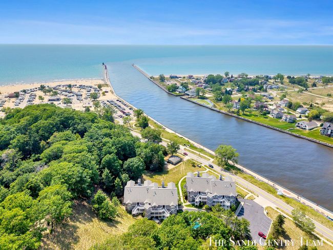 UNIT-21 - 810 S Harbor Dr, Condo with 3 bedrooms, 3 bathrooms and null parking in Grand Haven MI | Image 64