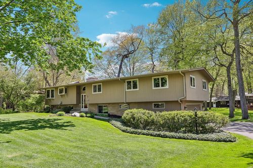 19505 Gebhardt Road, Brookfield, WI, 53045 | Card Image