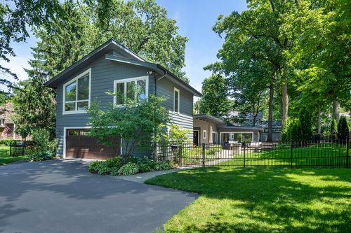 645 Indian Rd, Glenview, IL, 60025-3405 | Card Image
