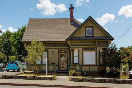 1422 Fernwood Rd, Victoria, BC, V8V4P7 | Card Image