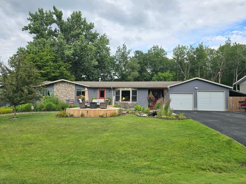 1513 9th Ave E, International Falls, MN, 56649-3001 | Card Image
