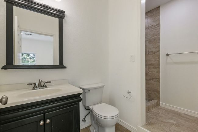 Front efficiency bathroom | Image 23