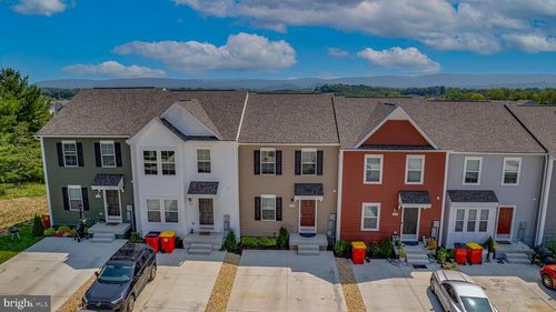 48 Orchard Green Dr, CHARLES TOWN, WV, 25414-2703 | Card Image