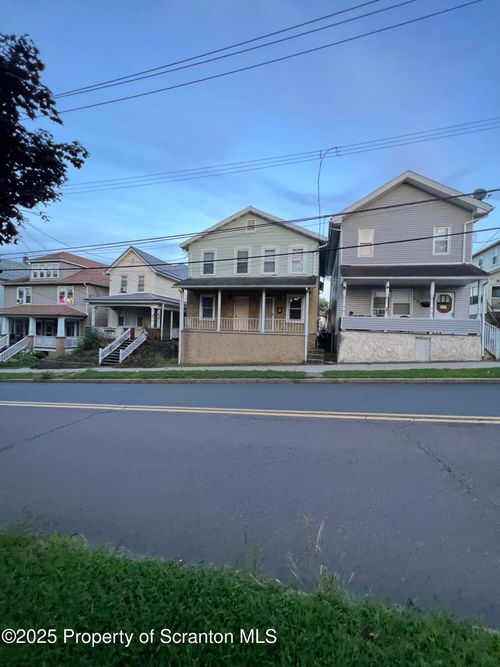 133 W Main St, Nanticoke, PA, 18634-1404 | Card Image
