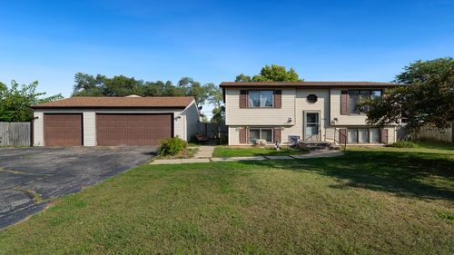 428 Pershing Ave, Machesney Park, IL, 61115-2441 | Card Image