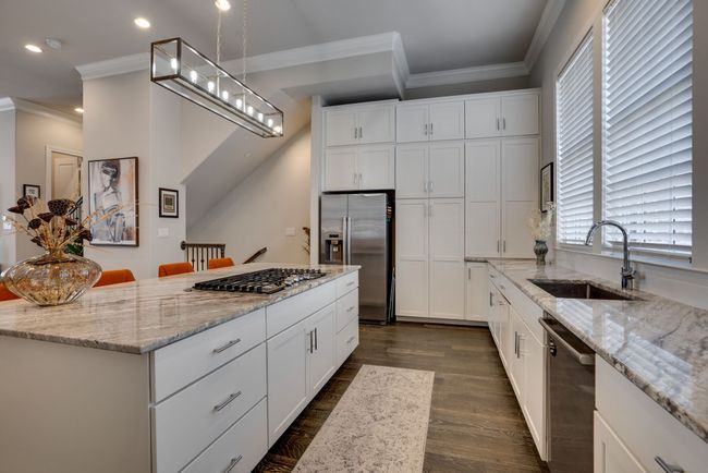 14985 Oak St, Townhouse with 3 bedrooms, 4 bathrooms and null parking in Addison TX | Image 7